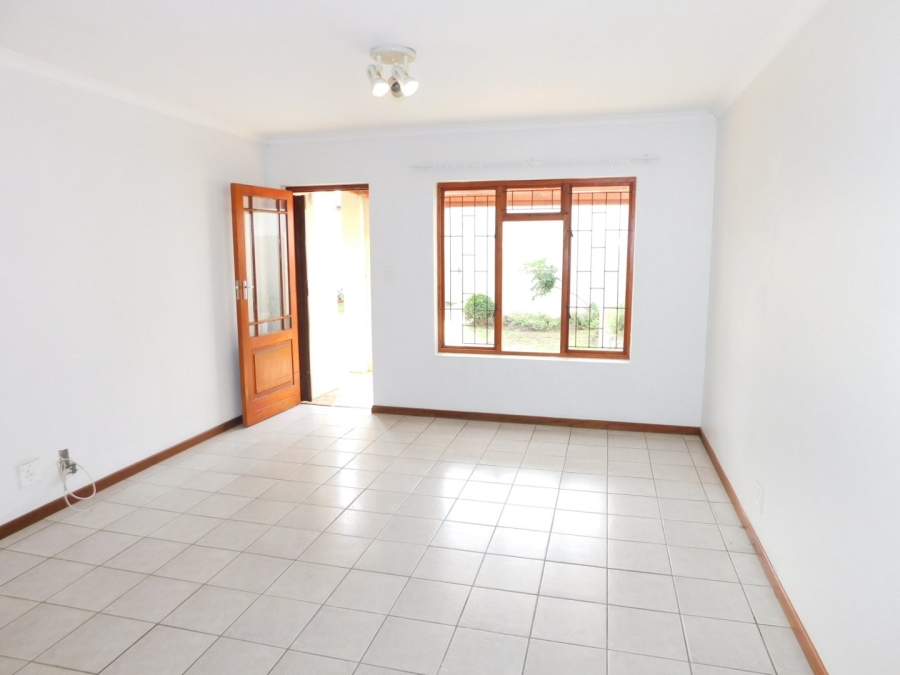 3 Bedroom Property for Sale in Whispering Pines Western Cape